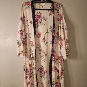 Time and Tru Floral Print Kimono